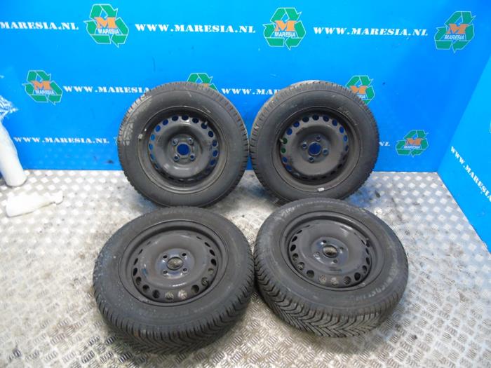 Set of wheels + tyres from a Kia Picanto (JA) 1.0 DPi 12V 2021