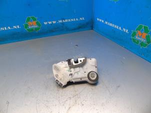 Used Door lock mechanism 4-door, front left Toyota Aygo (B40) 1.0 12V VVT-i Price € 47,25 Margin scheme offered by Maresia Auto Recycling B.V.