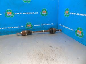 Used Front drive shaft, left Renault Clio III Estate/Grandtour (KR) 1.2 16V 75 Price € 47,25 Margin scheme offered by Maresia Auto Recycling B.V.