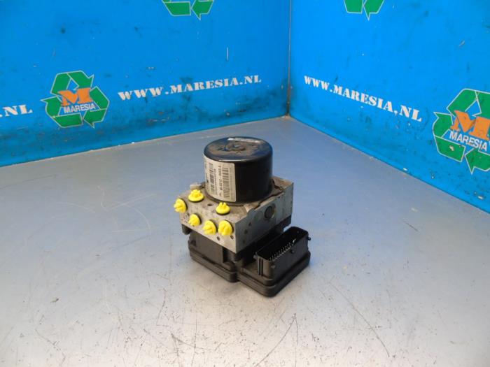 Begagnade ABS-pump Opel Astra J (PC6/PD6/PE6/PF6) 1.6 16V Pris € 94,50 Marginaltabell erbjuds av Maresia Auto Recycling B.V.