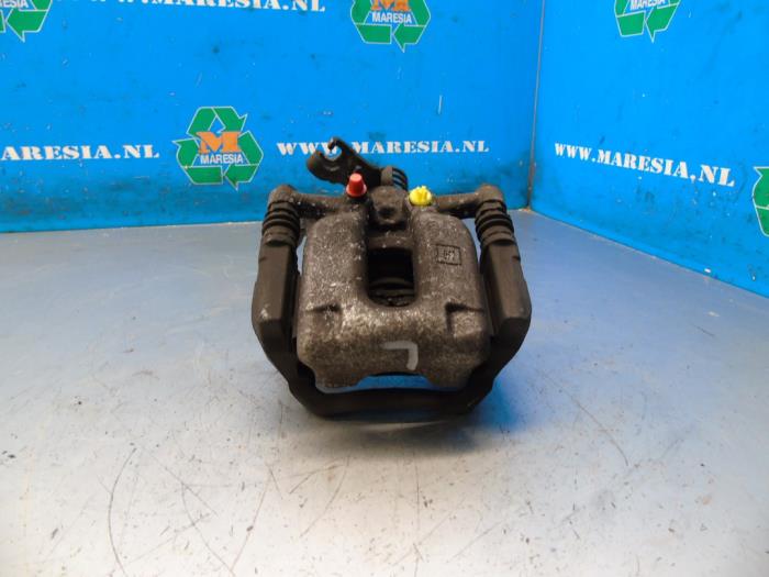 Gebrauchte Bremszange links hinten Opel Astra K Sports Tourer 1.0 Turbo 12V Preis € 36,75 Margenregelung angeboten von Maresia Auto Recycling B.V.