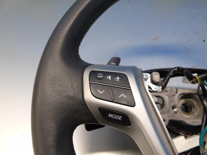 Steering wheel from a Toyota Verso 1.8 16V VVT-i 2012