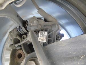 Used Rear brake calliper, left Volkswagen Passat Variant (3G5) 1.6 TDI 16V Price € 105,00 Margin scheme offered by Maresia Auto Recycling B.V.