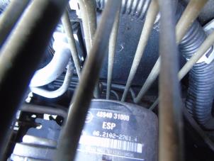 ABS-pump från en SsangYong Rexton W 2.0 e-200 Xdi 16V 4WD 2014