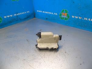 Used Sliding door lock mechanism, right Opel Combo Cargo 1.5 CDTI 130 Price € 36,75 Margin scheme offered by Maresia Auto Recycling B.V.