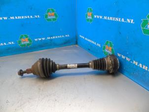 Used Front drive shaft, left Volkswagen Caddy III (2KA,2KH,2CA,2CH) 1.6 TDI 16V Price € 105,00 Margin scheme offered by Maresia Auto Recycling B.V.