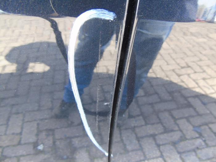 Puerta de 4 puertas izquierda delante de un Seat Ibiza IV SC (6J1) 1.4 16V 2011