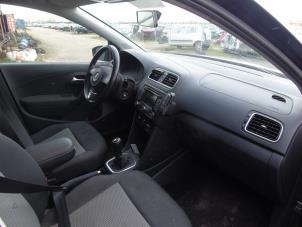 Usados Juego y módulo de airbag Volkswagen Polo V (6R) 1.2 TDI 12V BlueMotion Precio € 420,00 Norma de margen ofrecido por Maresia Auto Recycling B.V.