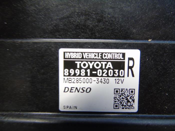 Cerradura de contacto y ordenador de un Toyota Auris Touring Sports (E18) 1.8 16V Hybrid 2016