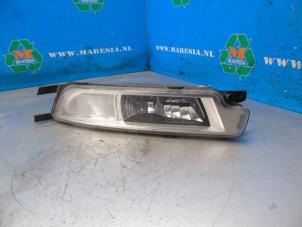 Used Fog light, front right Volkswagen Passat Variant (3G5) 1.6 TDI 16V Price € 52,50 Margin scheme offered by Maresia Auto Recycling B.V.