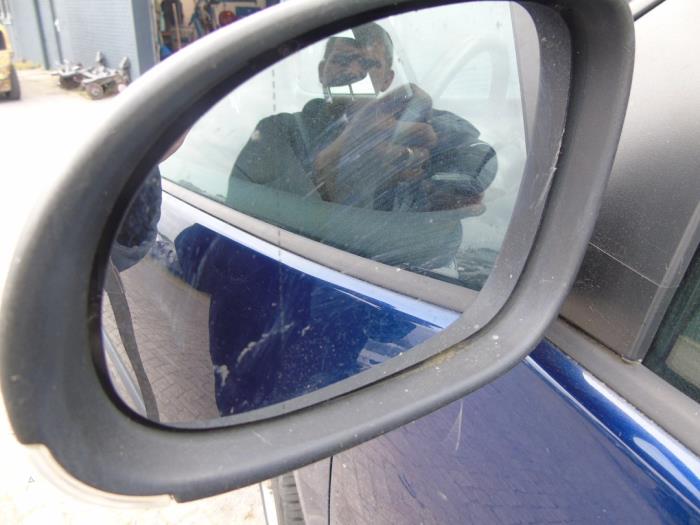 Außenspiegel links van een Volkswagen Golf V (1K1) 1.6 FSI 16V 2006