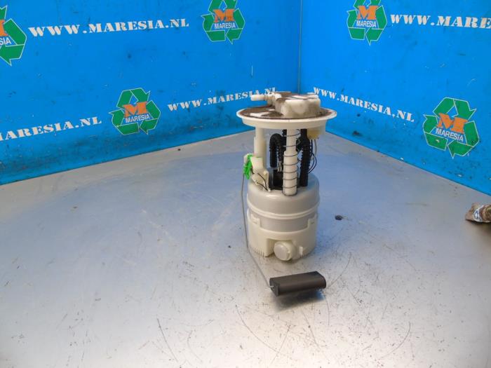 Gebrauchte Kraftstoffpumpe Elektrisch Renault Modus/Grand Modus (JP) 1.2 16V TCE 100 Preis € 94,50 Margenregelung angeboten von Maresia Auto Recycling B.V.