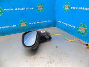 Used Wing mirror, left Peugeot 308 SW (4E/H) 1.6 HDiF 16V Price € 47,25 Margin scheme offered by Maresia Auto Recycling B.V.