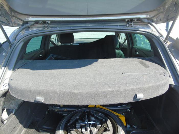 Plage arrière d'un Opel Astra K 1.4 Turbo 16V 2015