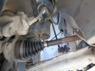 Used Front drive shaft, right Renault Clio IV Estate/Grandtour (7R) 1.5 Energy dCi 90 FAP Price € 52,50 Margin scheme offered by Maresia Auto Recycling B.V.