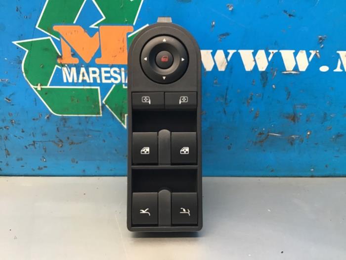 Usados Interruptor combinado de ventanillas Opel Tigra Twin Top 1.4 16V Precio € 65,10 Norma de margen ofrecido por Maresia Auto Recycling B.V.