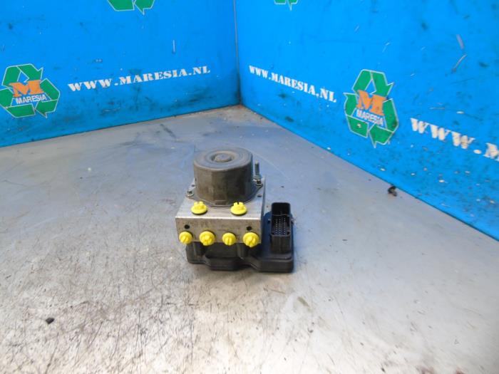 Used ABS pump Opel Adam 1.2 16V Price € 63,00 Margin scheme offered by Maresia Auto Recycling B.V.