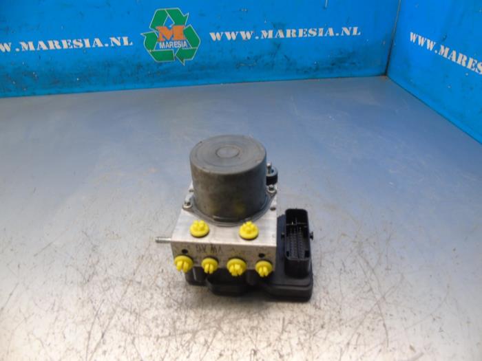 Used ABS pump Skoda Fabia III (NJ3) 1.0 12V Price € 157,50 Margin scheme offered by Maresia Auto Recycling B.V.