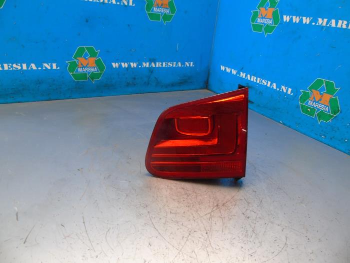 Begagnade Baklykta, höger Volkswagen Tiguan (5N1/2) 2.0 TDI 16V Pris € 52,50 Marginaltabell erbjuds av Maresia Auto Recycling B.V.