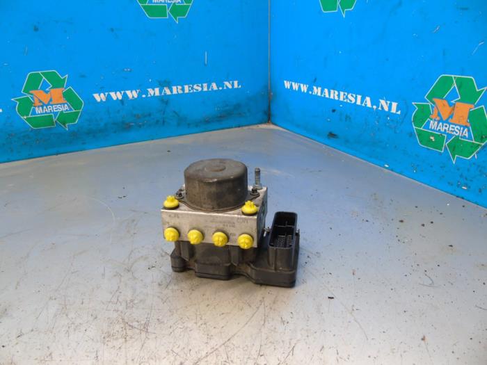 Usagé Pompe ABS Citroen C1 1.0 12V Prix € 36,75 Règlement à la marge proposé par Maresia Auto Recycling B.V.