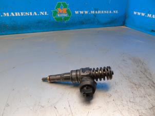 Used Injector (diesel) Volkswagen Transporter T5 2.5 TDi Price € 105,00 Margin scheme offered by Maresia Auto Recycling B.V.