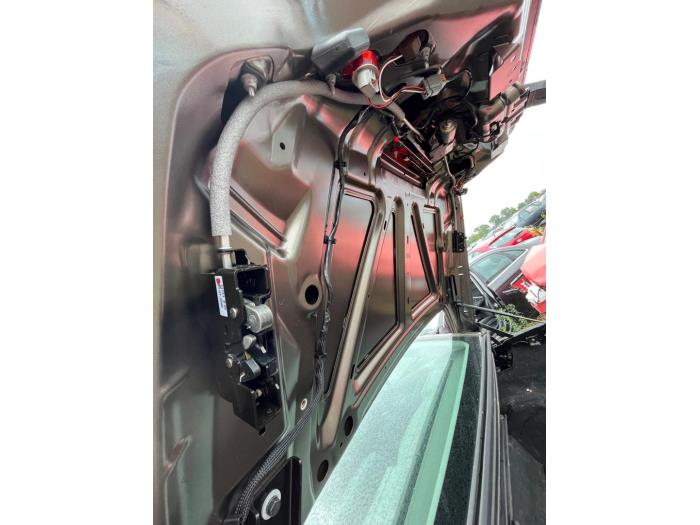 Używane Blokada dachu cabrio Ford Focus 2 C+C 2.0 TDCi 16V Cena na żądanie oferowane przez Maresia Auto Recycling B.V.