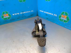 Używane Pedal sprzegla Nissan Juke (F16) 1.0 DIG-T 12V Cena € 105,00 Procedura marży oferowane przez Maresia Auto Recycling B.V.