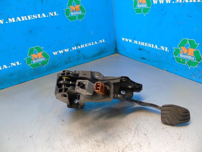 Używane Pedal hamulca Nissan Juke (F16) 1.0 DIG-T 12V Cena € 99,75 Procedura marży oferowane przez Maresia Auto Recycling B.V.