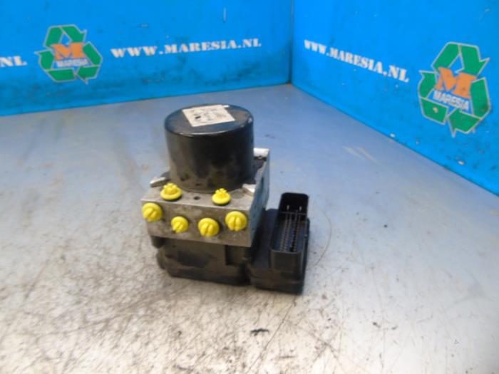Begagnade ABS-pump Ford C-Max (DXA) 1.6 Ti-VCT 16V Pris € 73,50 Marginaltabell erbjuds av Maresia Auto Recycling B.V.