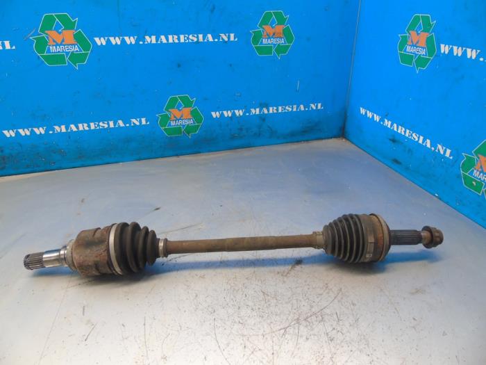 Front drive shaft, left from a Toyota iQ 1.0 12V VVT-i 2012