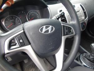 Usados Airbag izquierda (volante) Hyundai i20 1.4i 16V Precio € 78,75 Norma de margen ofrecido por Maresia Auto Recycling B.V.