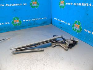 Used Window mechanism 4-door, front right Hyundai i20 1.2i 16V Price € 78,75 Margin scheme offered by Maresia Auto Recycling B.V.