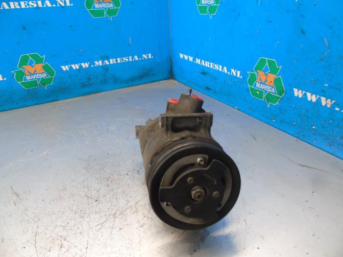 Air conditioning pump from a Seat Ibiza IV SC (6J1) 1.2 TSI 2013