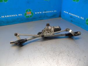 Used Wiper motor + mechanism Renault Megane III Coupe (DZ) 1.2 16V TCE 115 Price € 52,50 Margin scheme offered by Maresia Auto Recycling B.V.