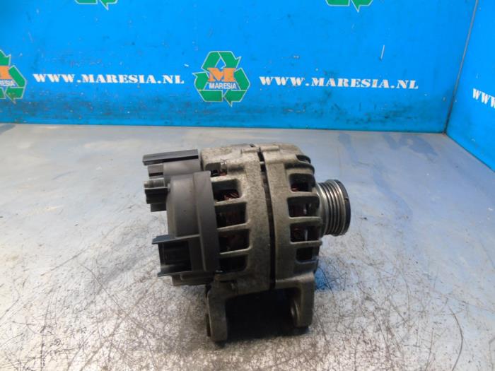 Begagnade Dynamo Dacia Sandero II Pris € 105,00 Marginaltabell erbjuds av Maresia Auto Recycling B.V.