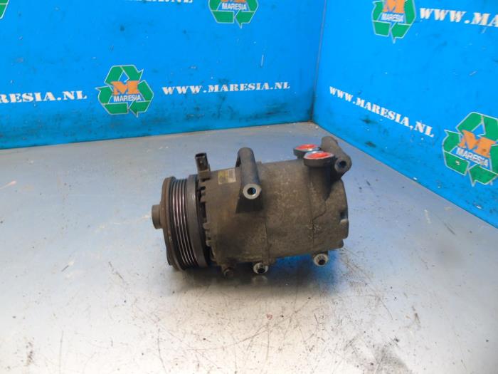 Air conditioning pump from a Ford Focus 2 C+C 2.0 16V 2007