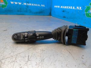 Usados Interruptor de luz Chevrolet Spark (M300) 1.2 16V Precio € 36,75 Norma de margen ofrecido por Maresia Auto Recycling B.V.