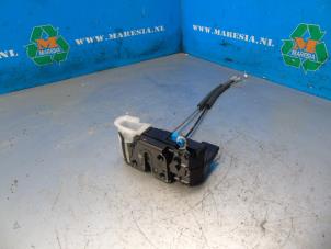 Used Front door lock mechanism 4-door, right Hyundai i20 1.4i 16V Price € 44,10 Margin scheme offered by Maresia Auto Recycling B.V.
