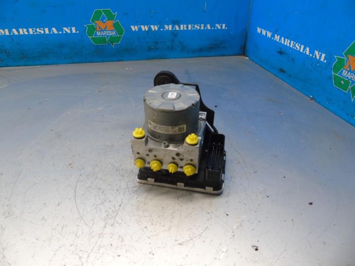 Used ABS pump Skoda Karoq 1.5 TSI 16V Price € 236,25 Margin scheme offered by Maresia Auto Recycling B.V.