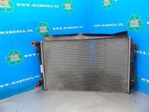 Usados Radiador Skoda Karoq 1.5 TSI 16V Precio € 94,50 Norma de margen ofrecido por Maresia Auto Recycling B.V.