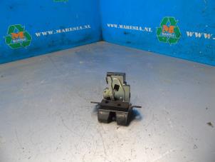 Usagé Mécanique de verrouillage hayon Kia Cee'D Prix € 47,25 Règlement à la marge proposé par Maresia Auto Recycling B.V.