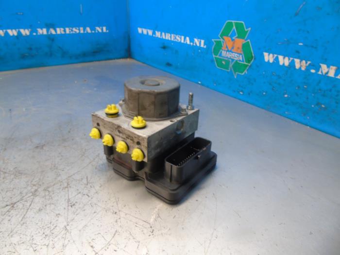 Used ABS pump Peugeot 108 1.2 VTi 12V Price € 57,75 Margin scheme offered by Maresia Auto Recycling B.V.