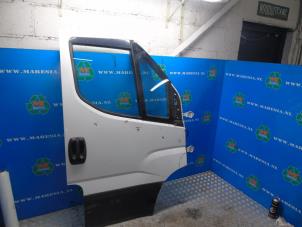 Używane Drzwi prawe przednie wersja 4-drzwiowa Iveco Daily Cena € 498,75 Procedura marży oferowane przez Maresia Auto Recycling B.V.