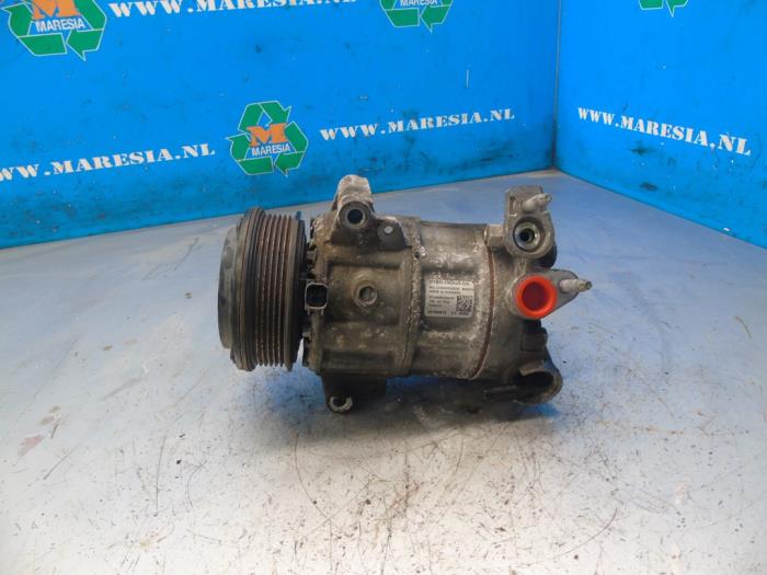 Usagé Pompe clim Ford EcoSport (JK8) 1.0 EcoBoost 12V 125 Prix € 52,50 Règlement à la marge proposé par Maresia Auto Recycling B.V.