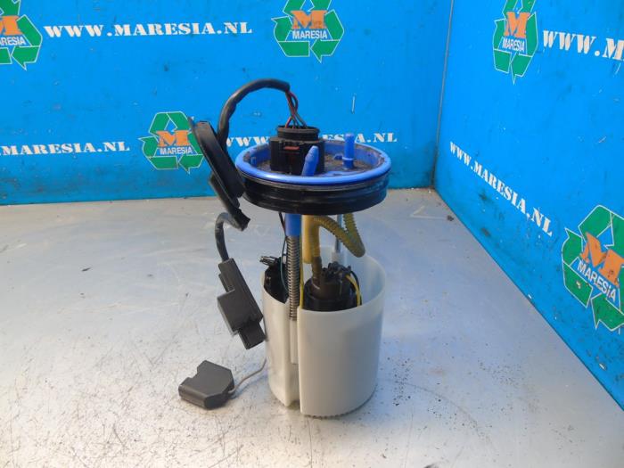 Bomba eléctrica de combustible de un Skoda Rapid 2014