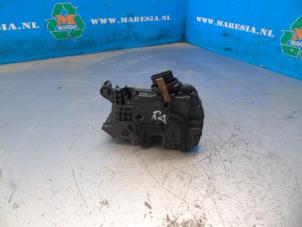 Used Rear door mechanism 4-door, right Renault Clio IV Estate/Grandtour (7R) 0.9 Energy TCE 75 12V Price € 34,13 Margin scheme offered by Maresia Auto Recycling B.V.