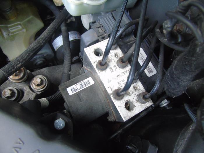 Używane Pompa ABS Lancia Delta (844) 1.6 D Multijet 16V 120 Cena € 210,00 Procedura marży oferowane przez Maresia Auto Recycling B.V.