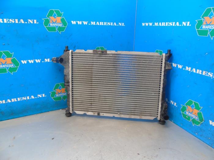 Usagé Radiateur Chevrolet Matiz (M200) 0.8 S,SE Prix € 47,25 Règlement à la marge proposé par Maresia Auto Recycling B.V.