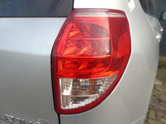 Tylne swiatlo pozycyjne prawe z Toyota RAV4 (A3) 2.2 D-4D 16V 4x4 2007