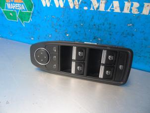 Used Multi-functional window switch Renault Clio V (RJAB) 1.0 TCe 90 12V Price € 63,00 Margin scheme offered by Maresia Auto Recycling B.V.